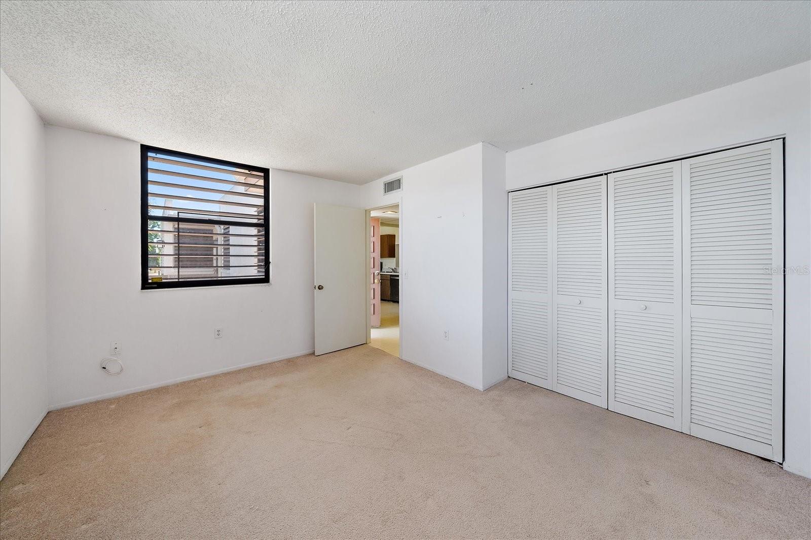 182 PINENEEDLE DR — photo 15