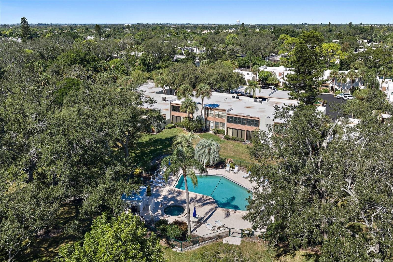 182 PINENEEDLE DR — photo 26