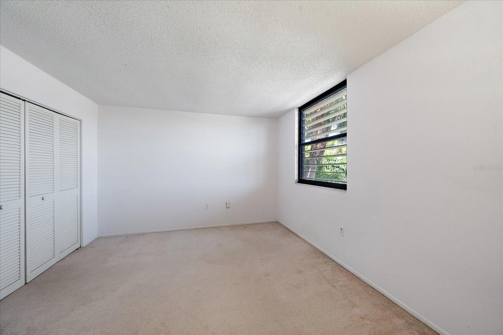 182 PINENEEDLE DR — photo 16