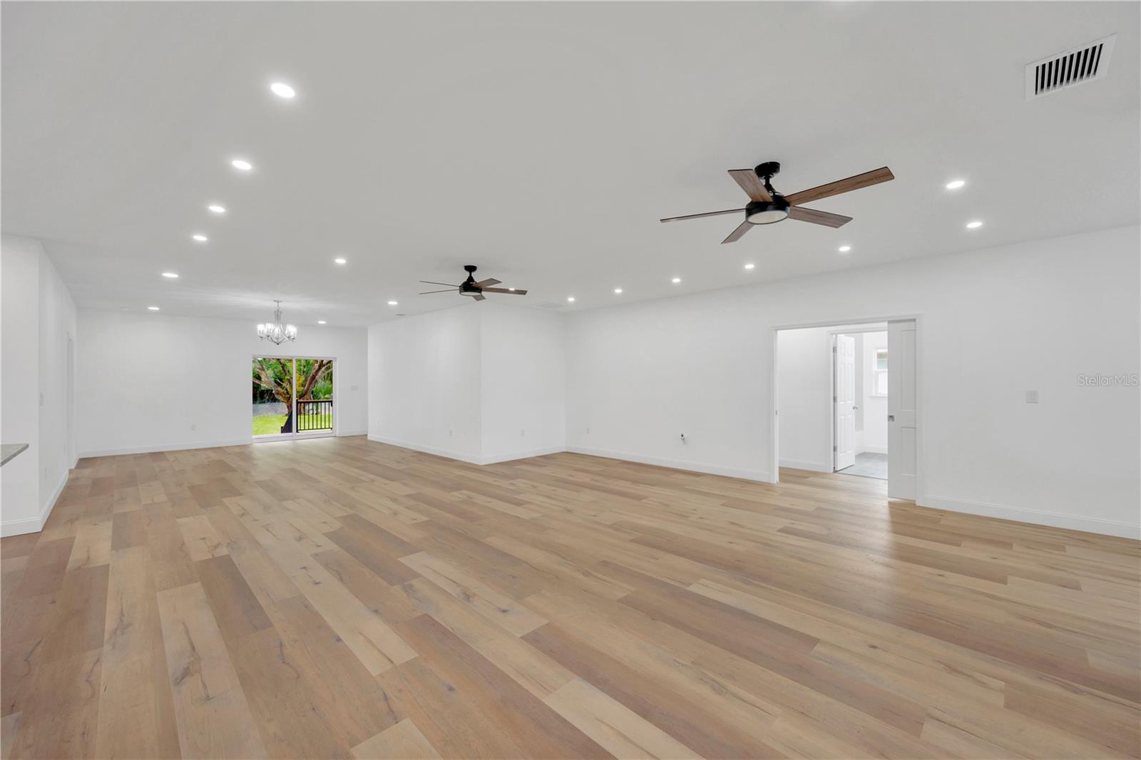 12500 GREEN OAK LN — photo 8