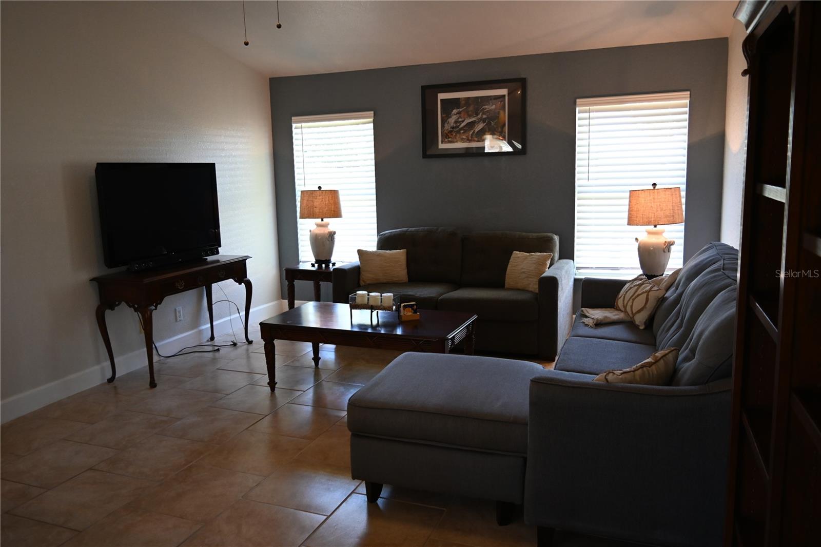 5378 DUNSMUIR RD — photo 31