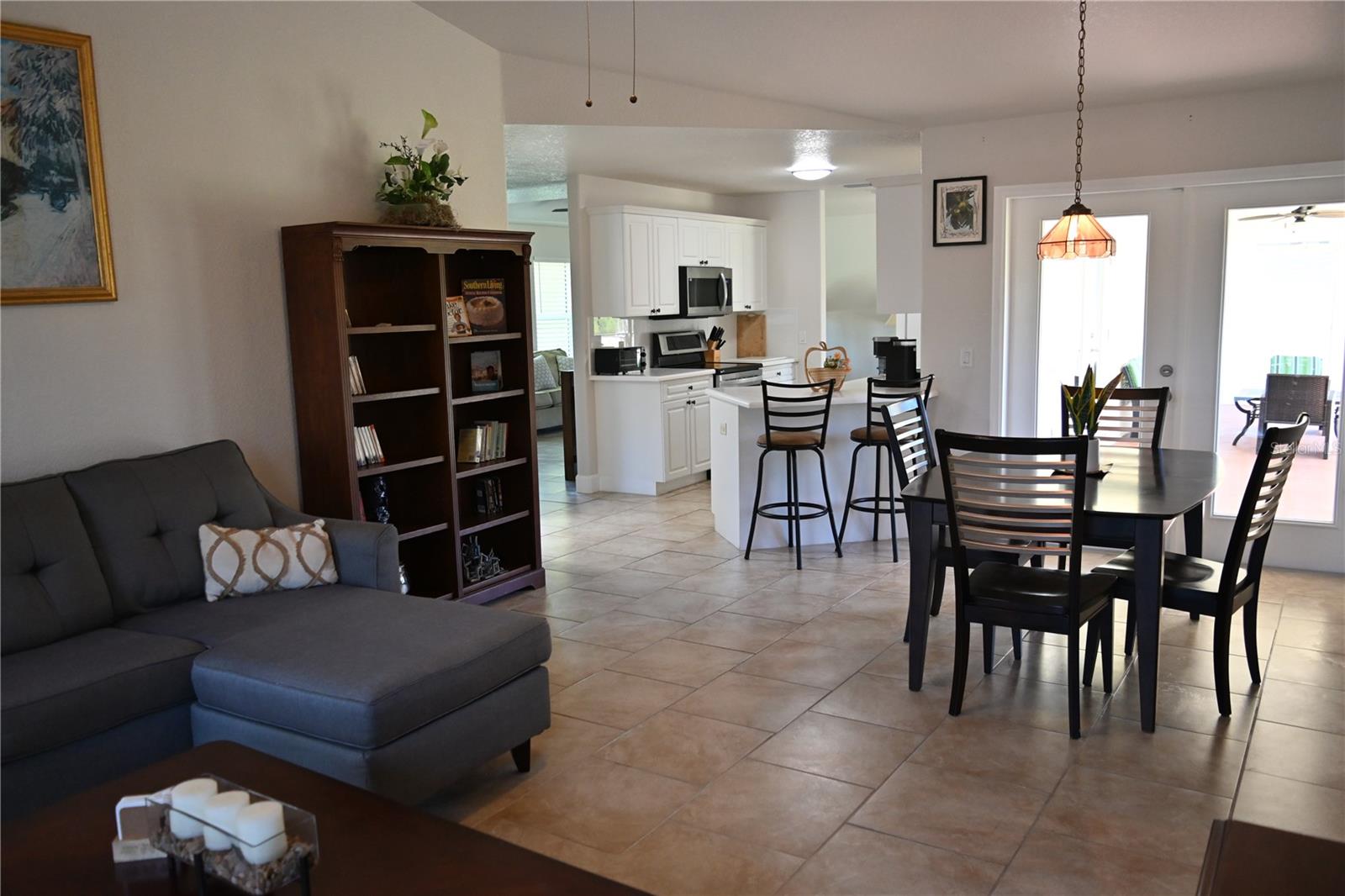 5378 DUNSMUIR RD — photo 30