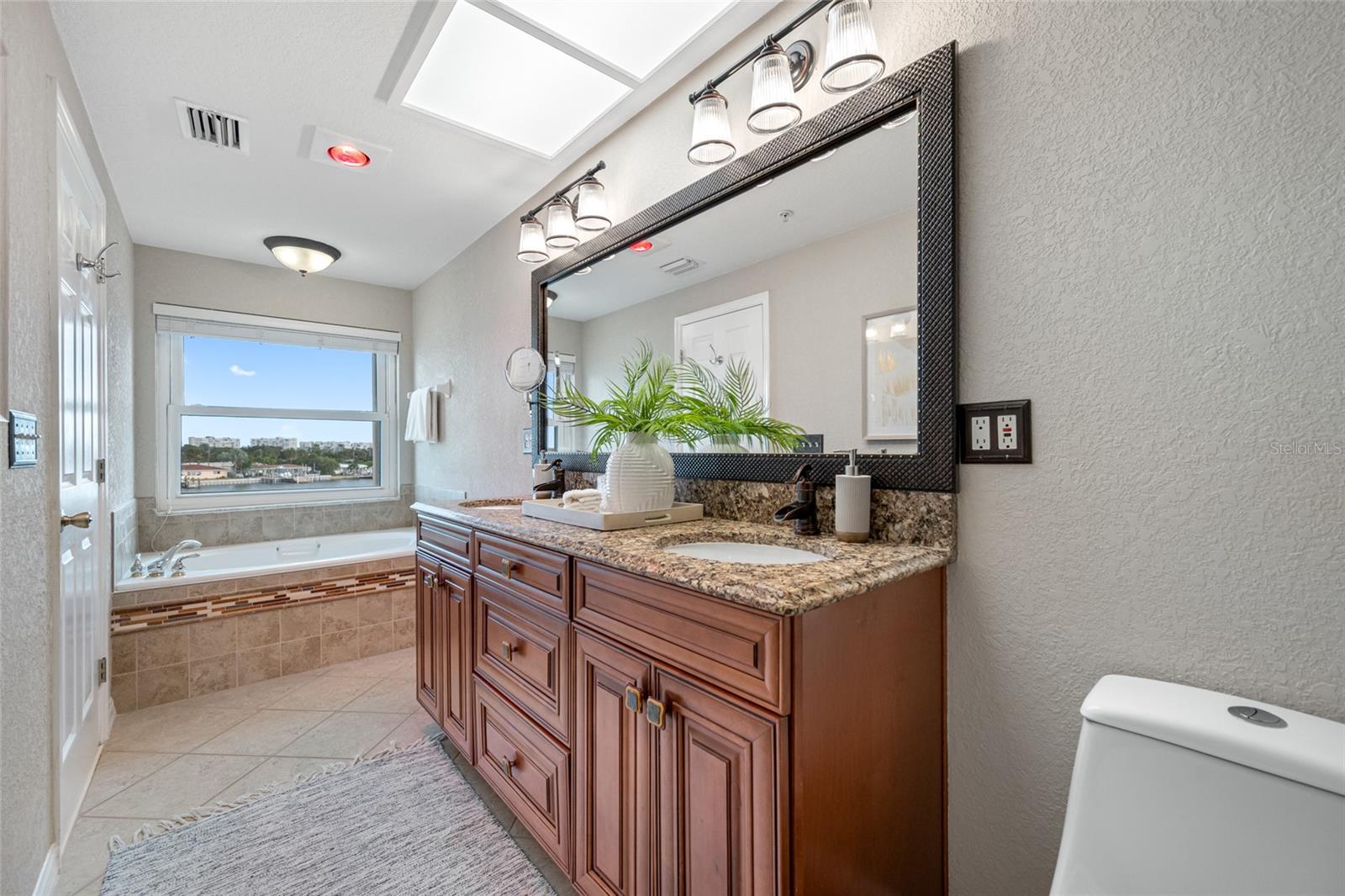 8575 SUNSET CT — photo 31