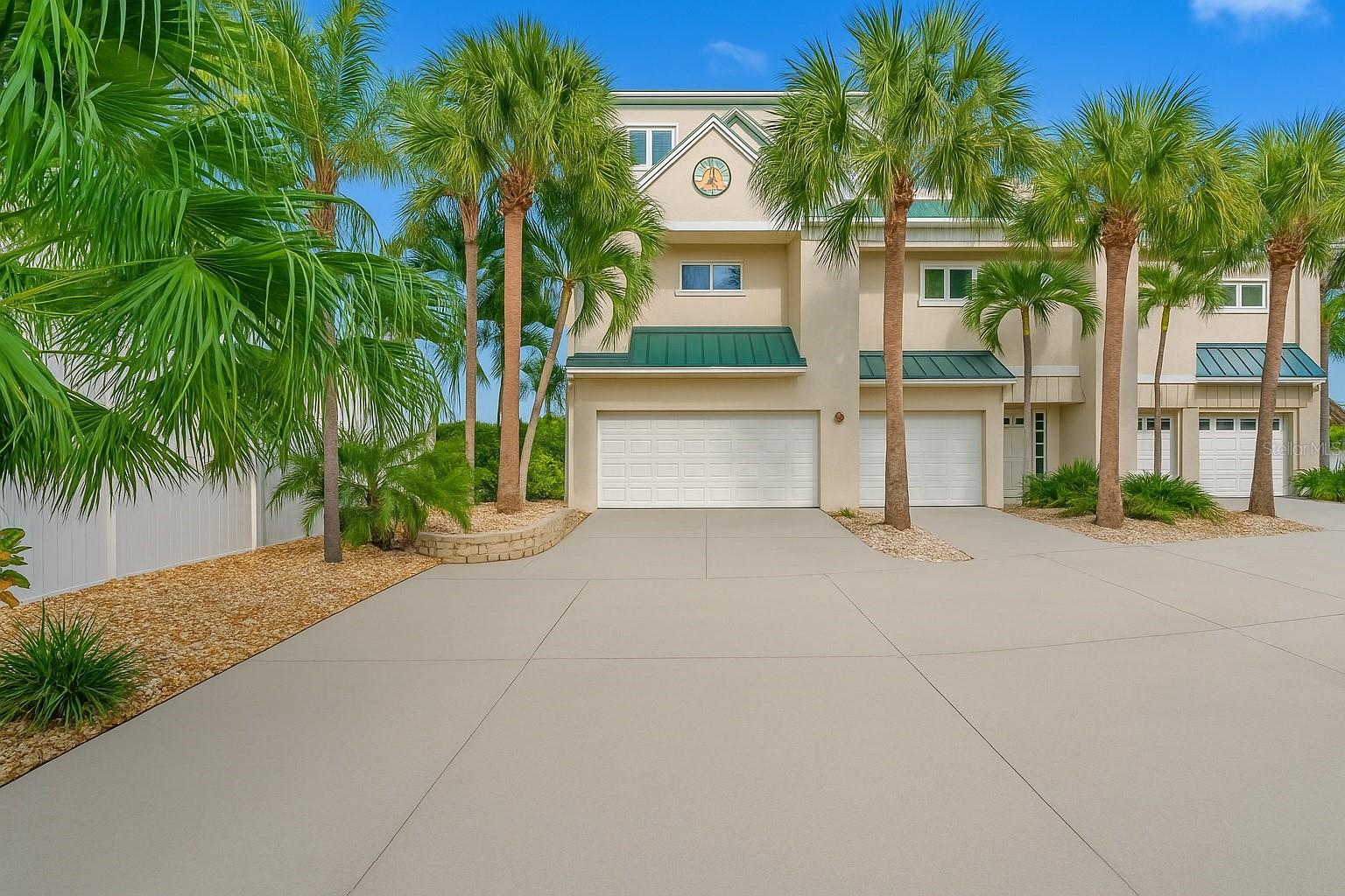8575 SUNSET CT — photo 37