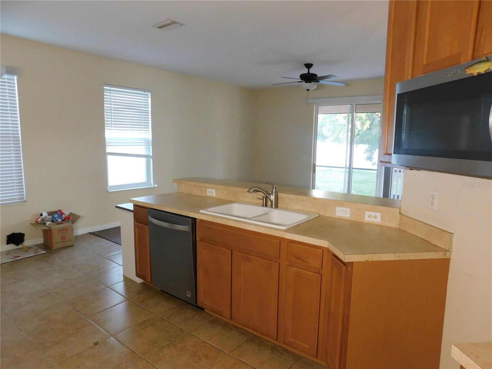 2507 HOBBLEBRUSH DR — photo 16