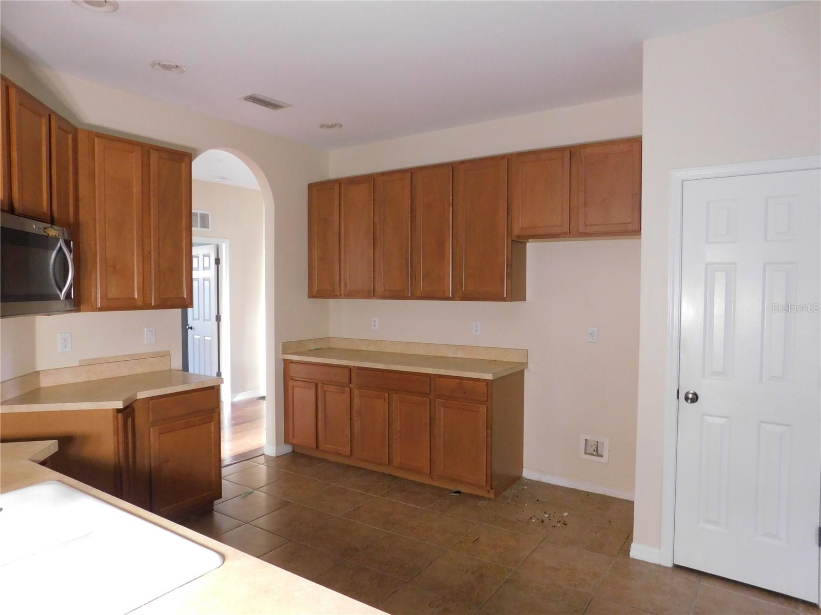 2507 HOBBLEBRUSH DR — photo 17