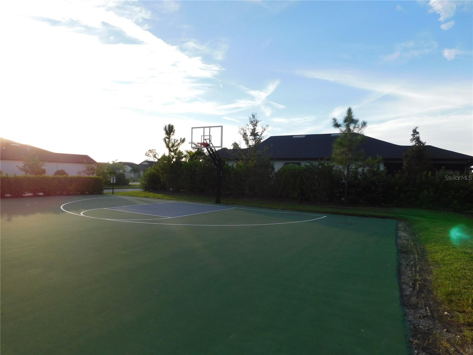 2507 HOBBLEBRUSH DR — photo 27