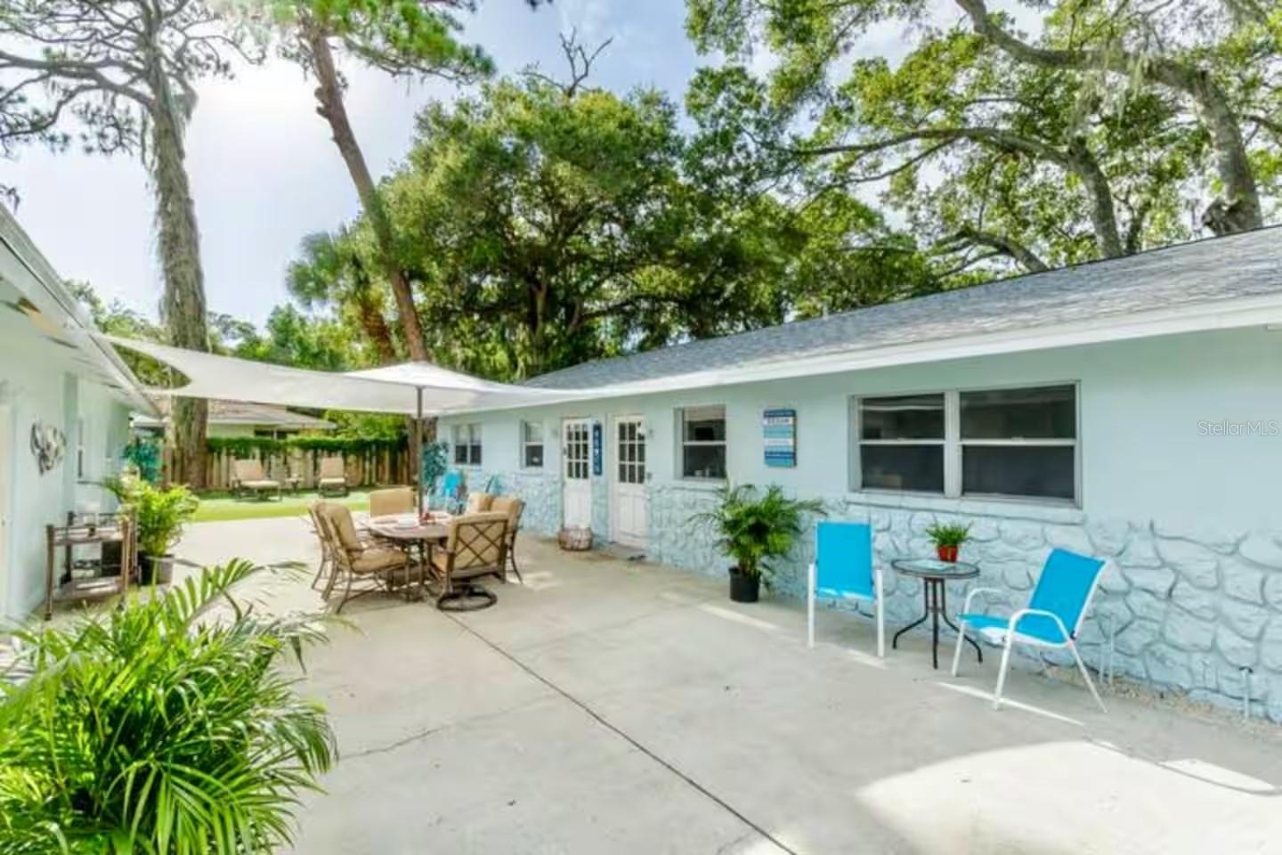 1317 COCOANUT ST #B — photo 2