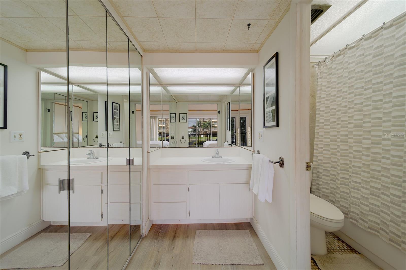 51 ISLAND WAY #101 — photo 33