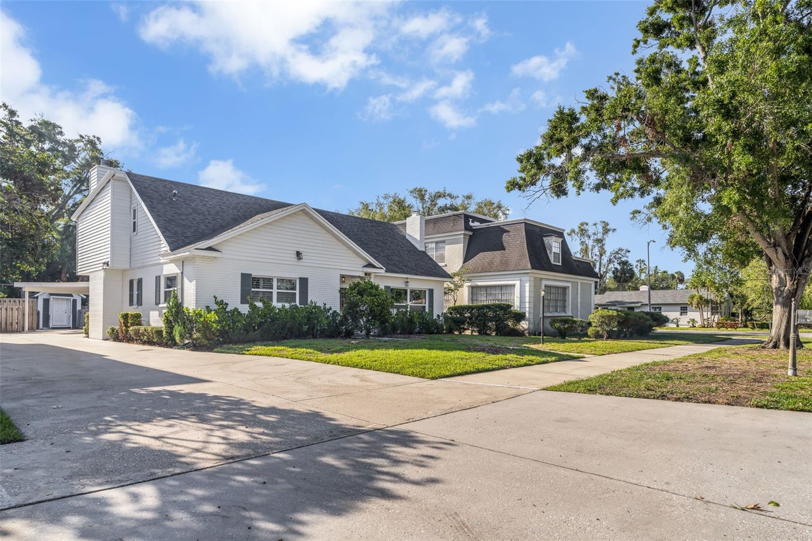216 S SHORE CREST DR — photo 2