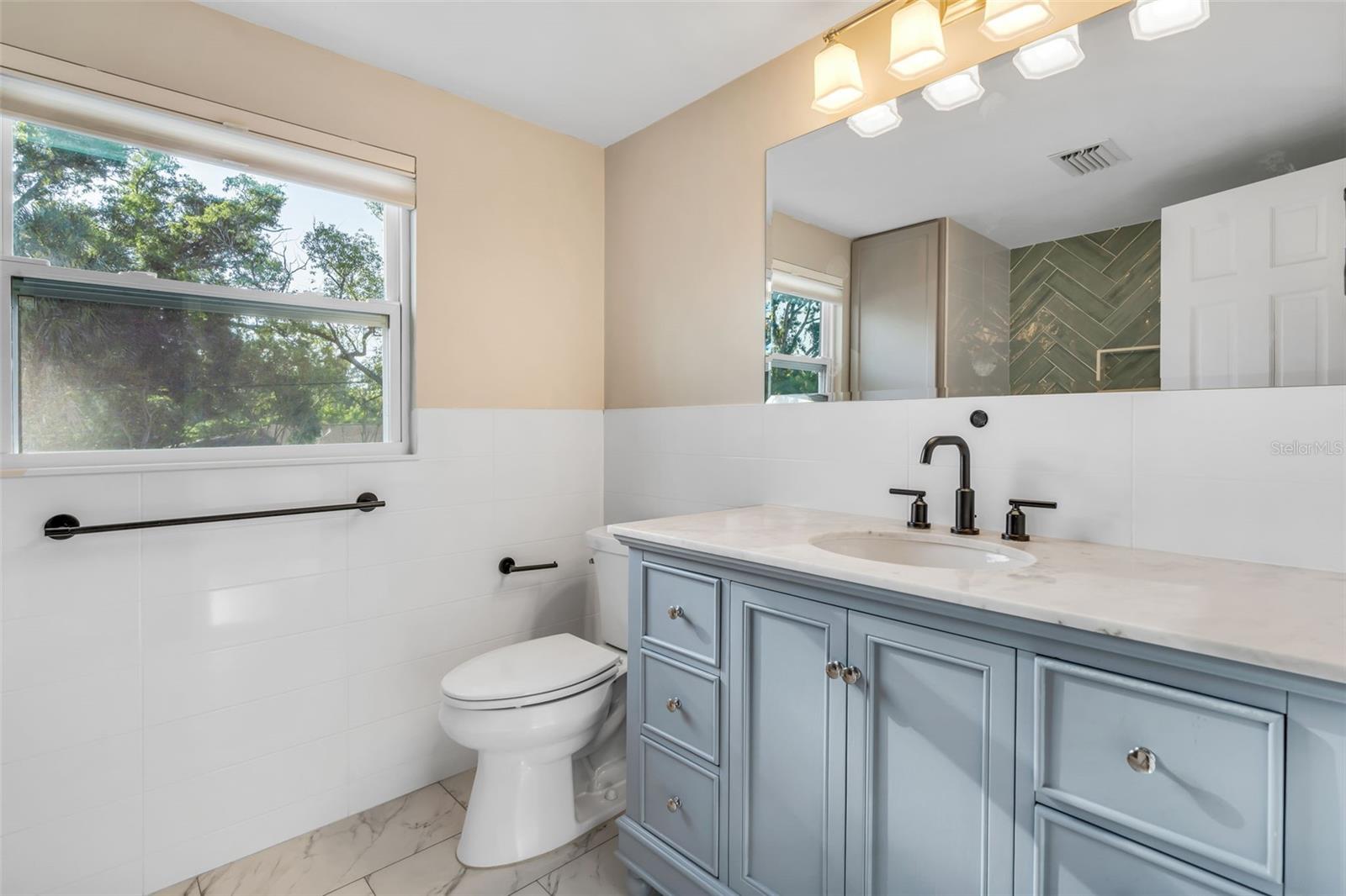 216 S SHORE CREST DR — photo 17
