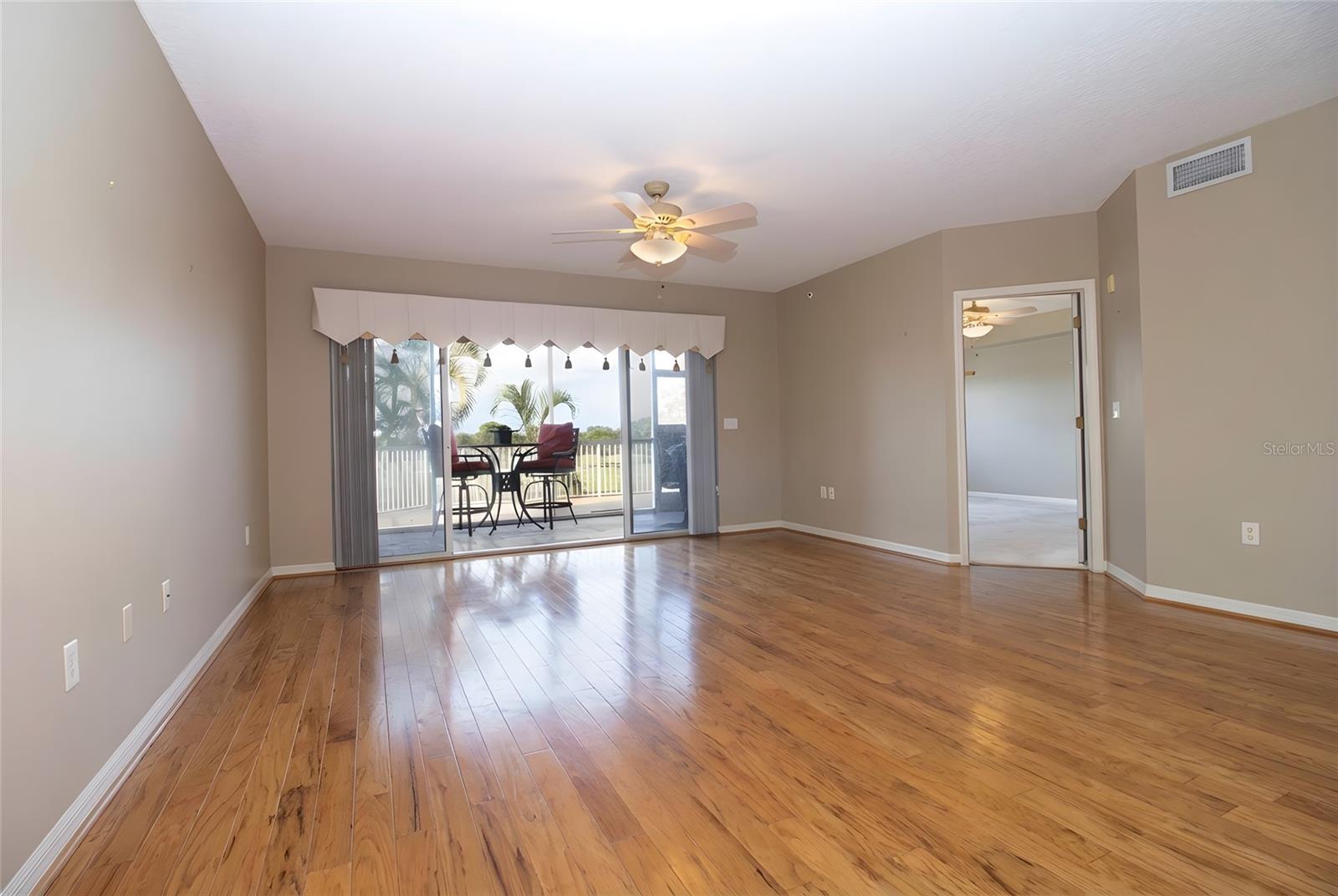 1200 COUNTRY CLUB DR #1101 — photo 4