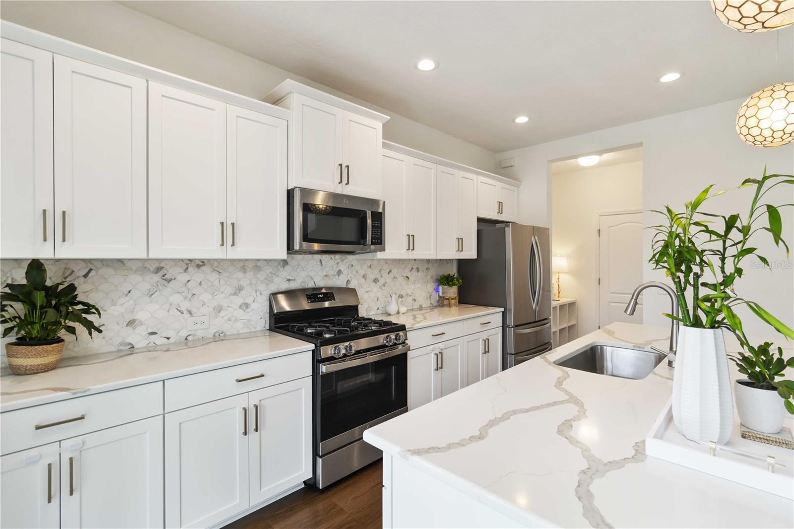 10109 CANAVERAL CIR — photo 2