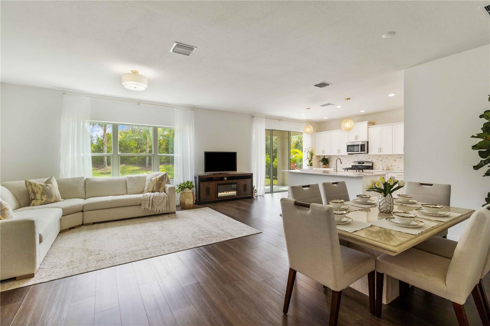 10109 CANAVERAL CIR — photo 3