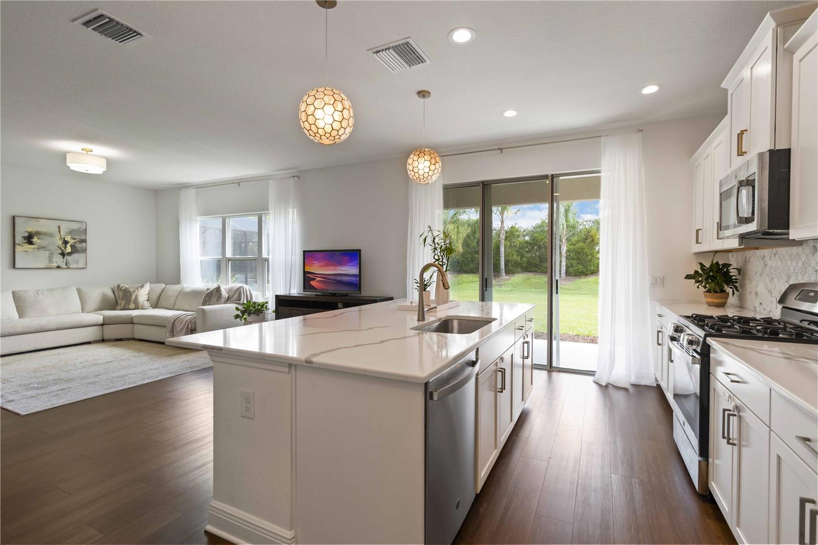 10109 CANAVERAL CIR — photo 11
