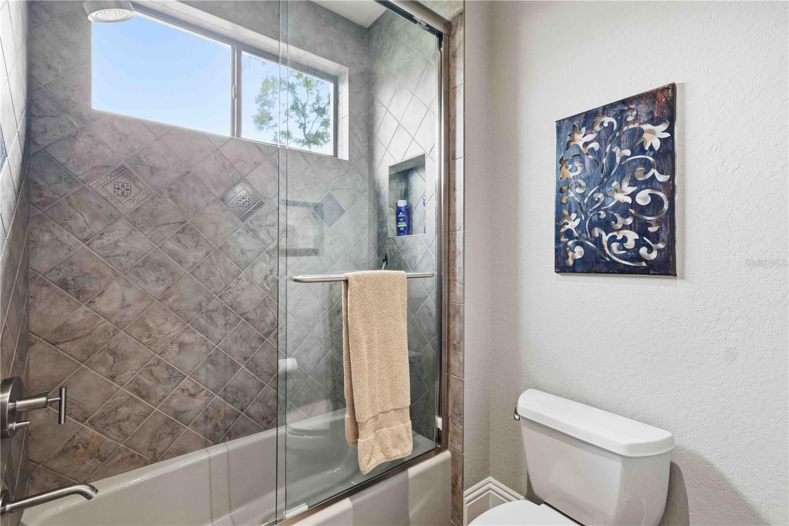 16220 TERNGLADE DR — photo 46