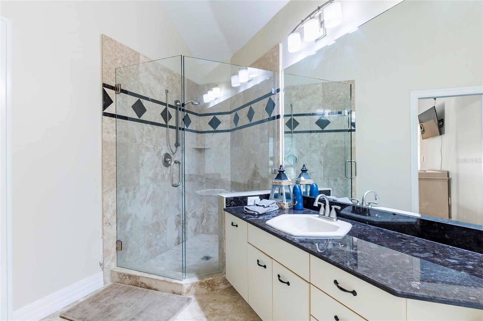 2268 KINGS POINT DR — photo 22