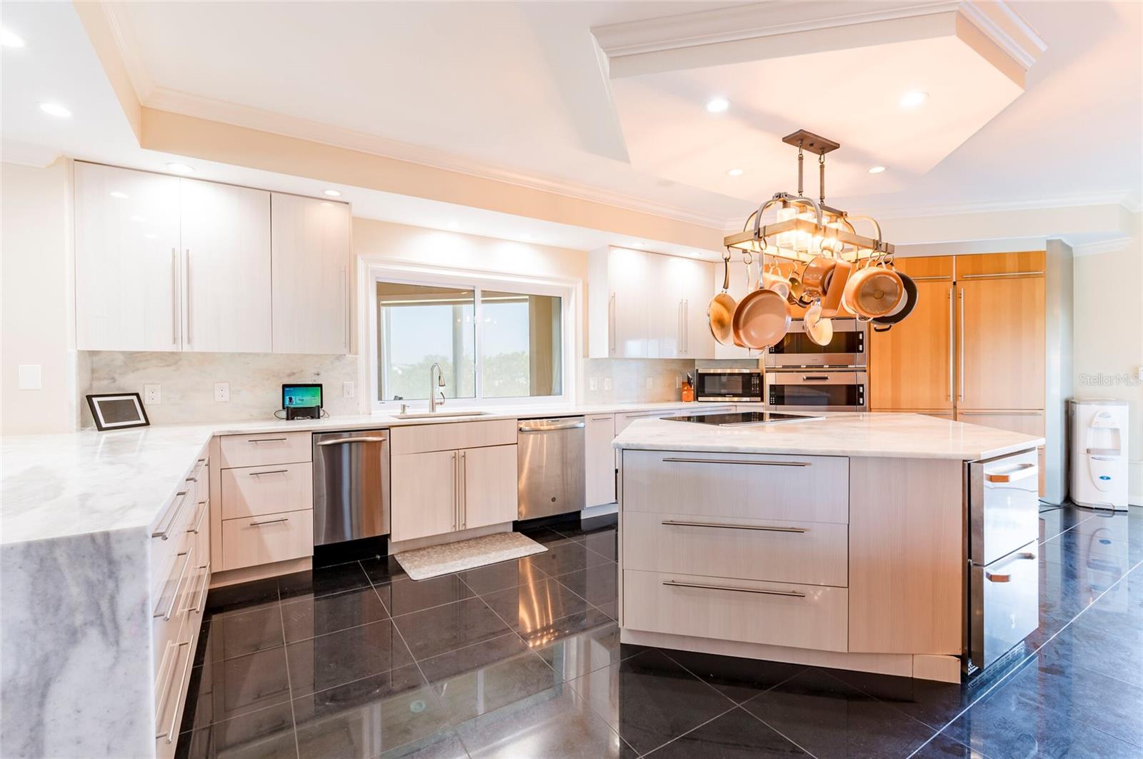 2268 KINGS POINT DR — photo 36