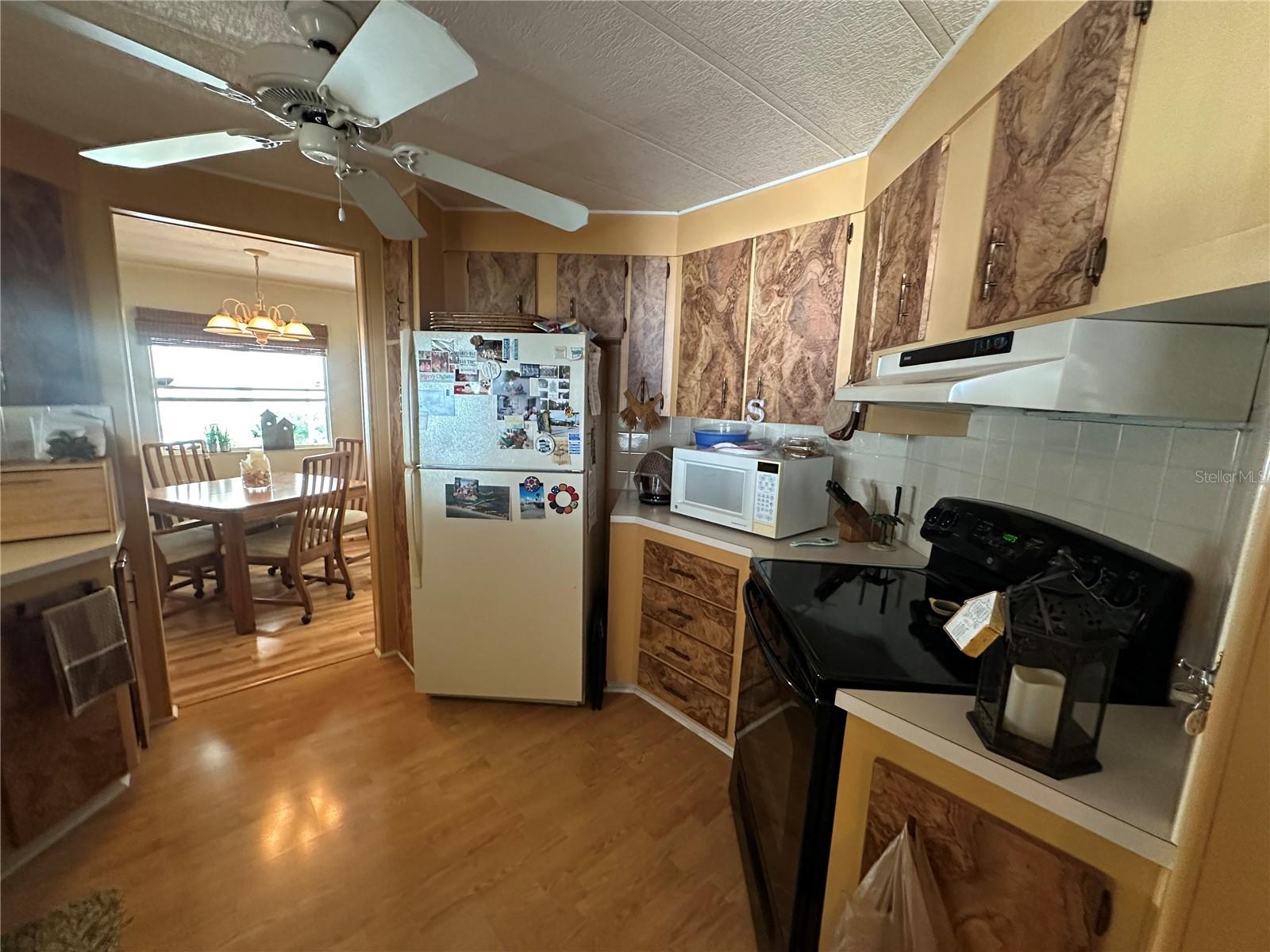 5800 FORSYTHIA RD — photo 3