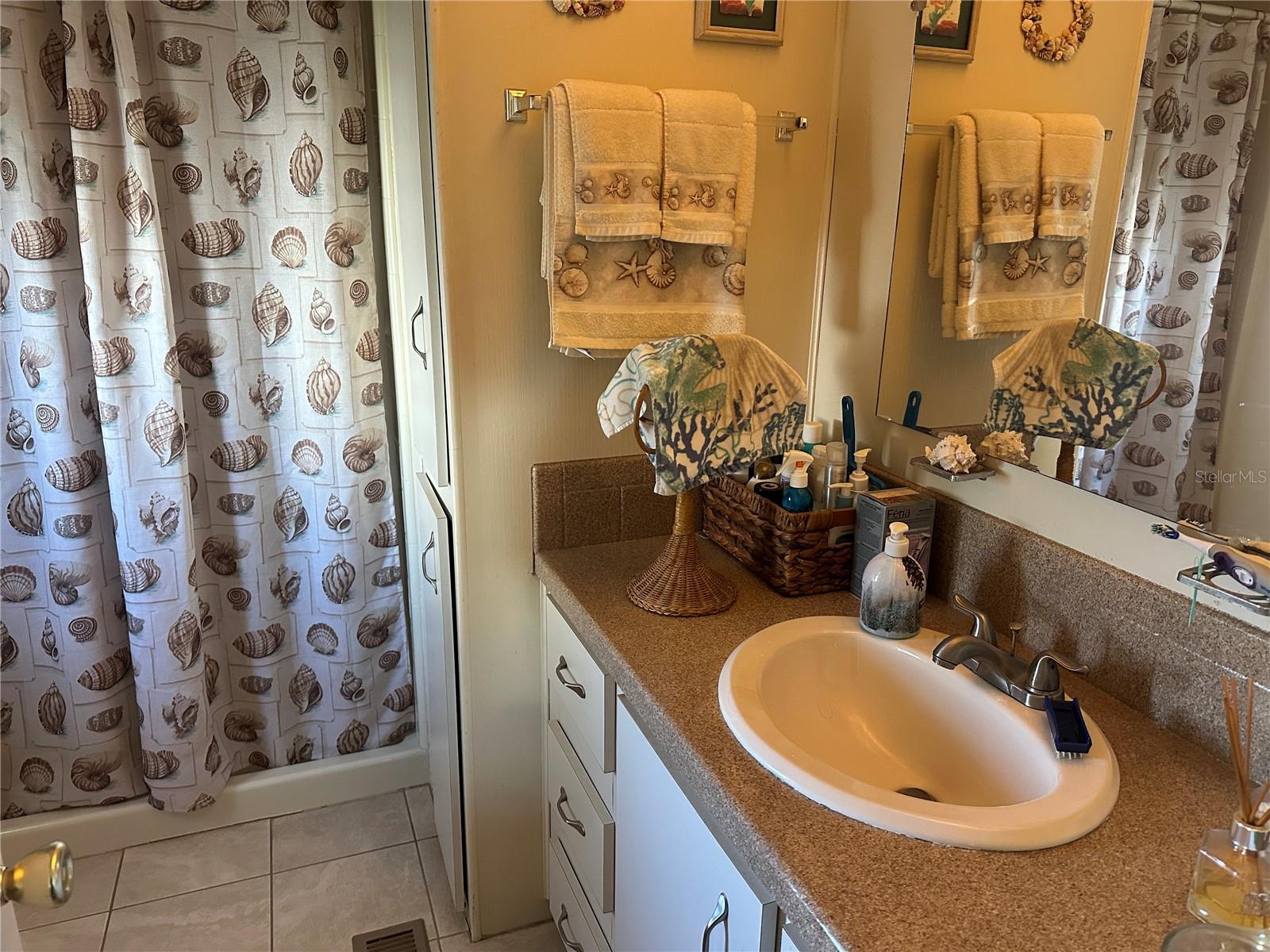 5800 FORSYTHIA RD — photo 10