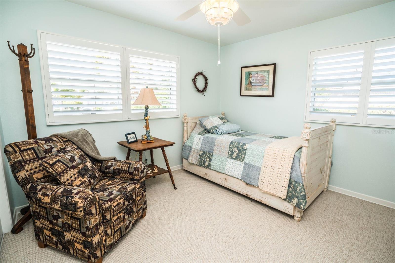 828 BLUE HERON BLVD — photo 20