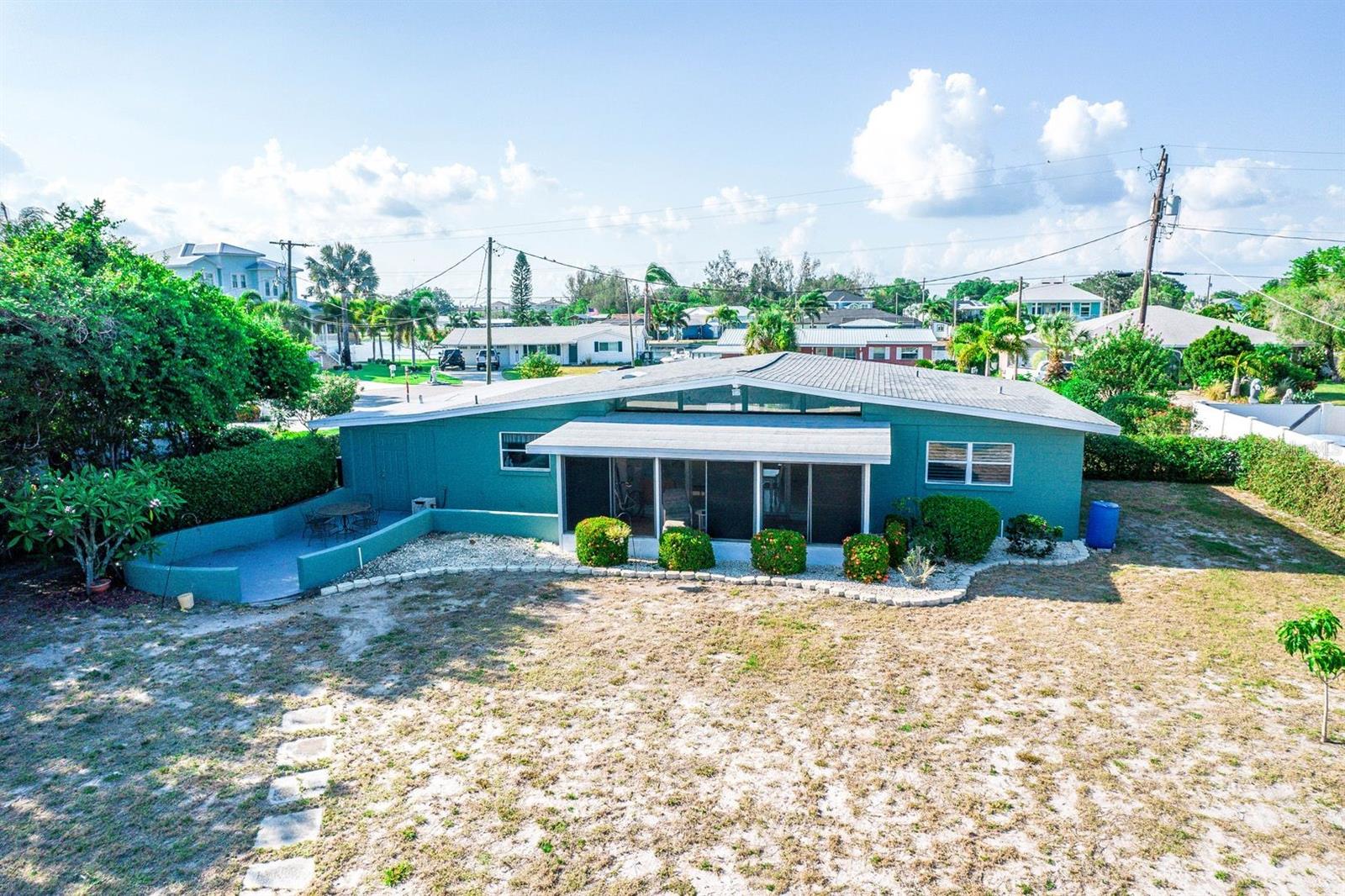 828 BLUE HERON BLVD — photo 32