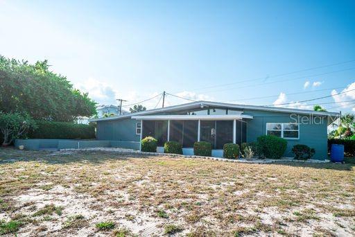 828 BLUE HERON BLVD — photo 30