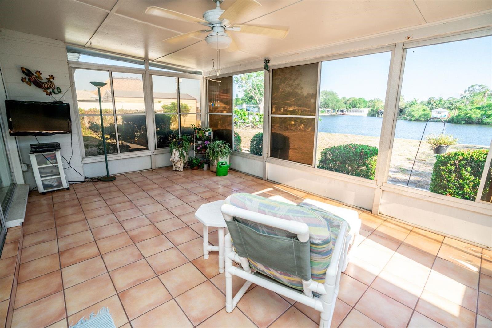 828 BLUE HERON BLVD — photo 28