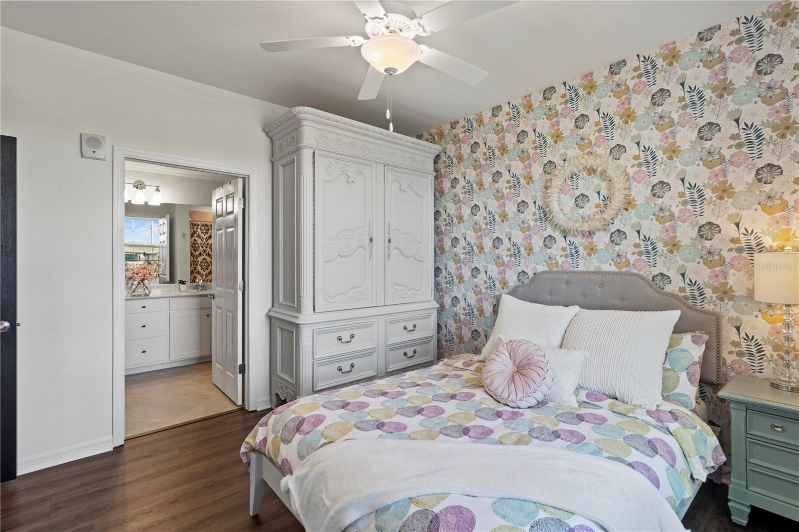 17724 GAWTHROP DR #208 — photo 36