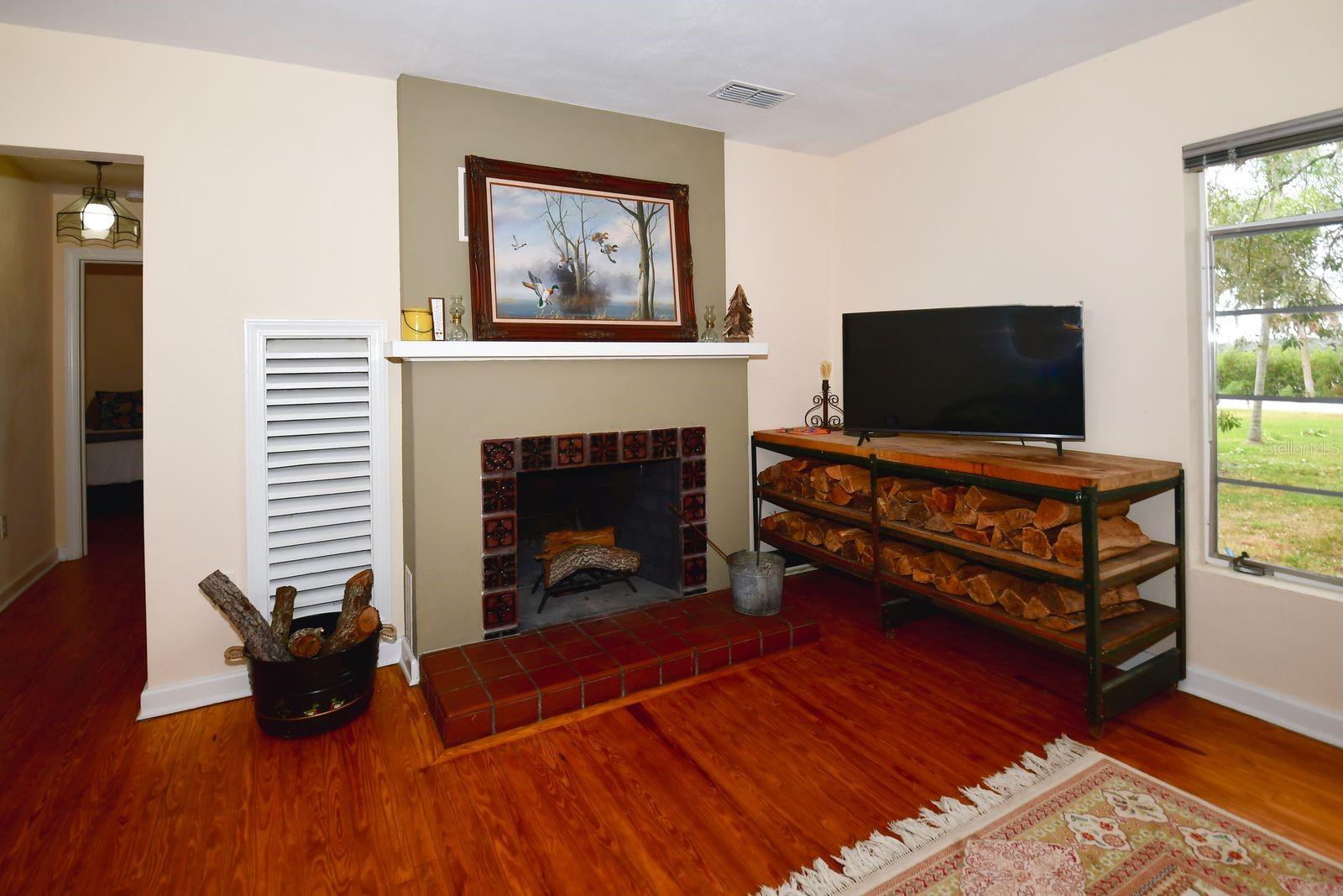 160 BAYSHORE DR — photo 16