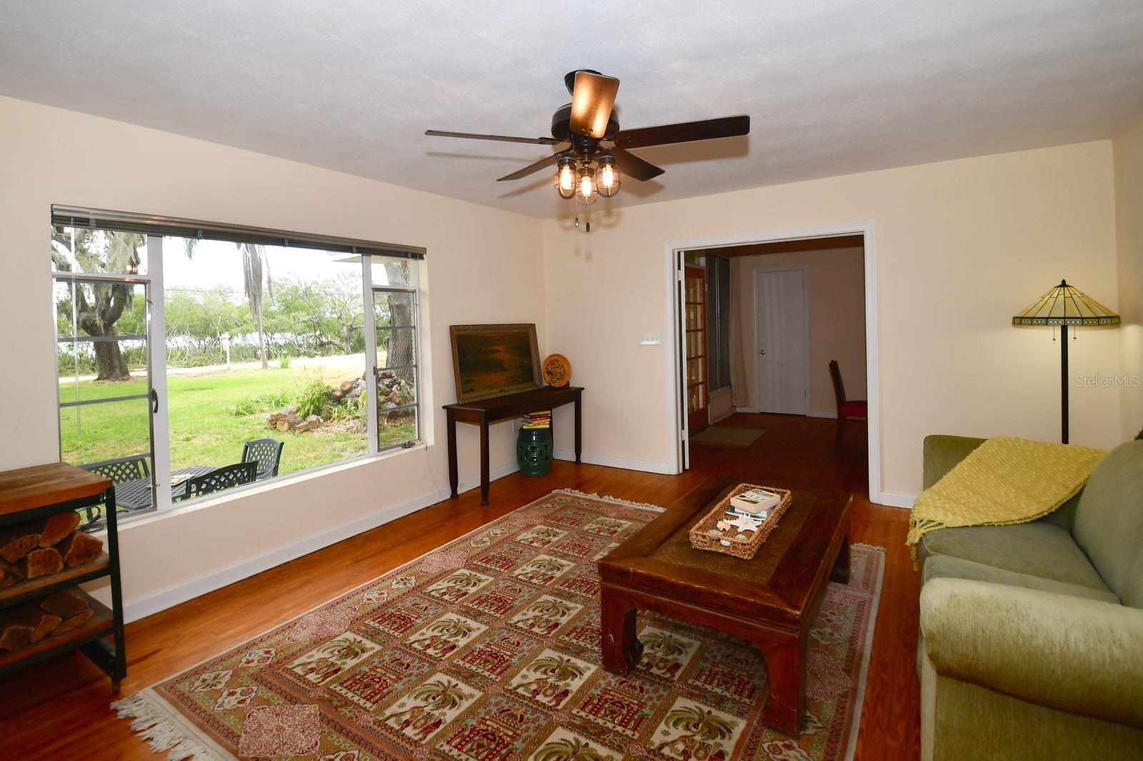 160 BAYSHORE DR — photo 17