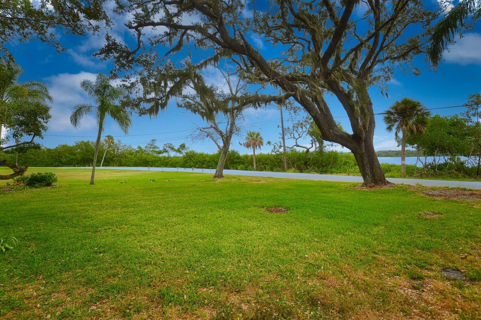 160 BAYSHORE DR — photo 58