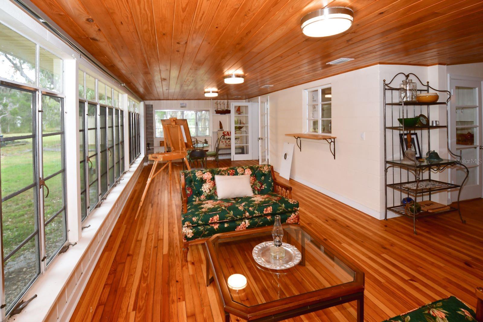 160 BAYSHORE DR — photo 42