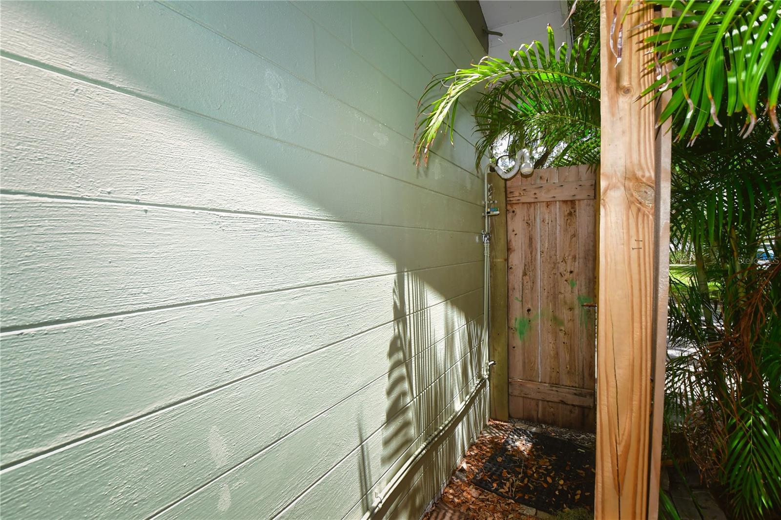 160 BAYSHORE DR — photo 59