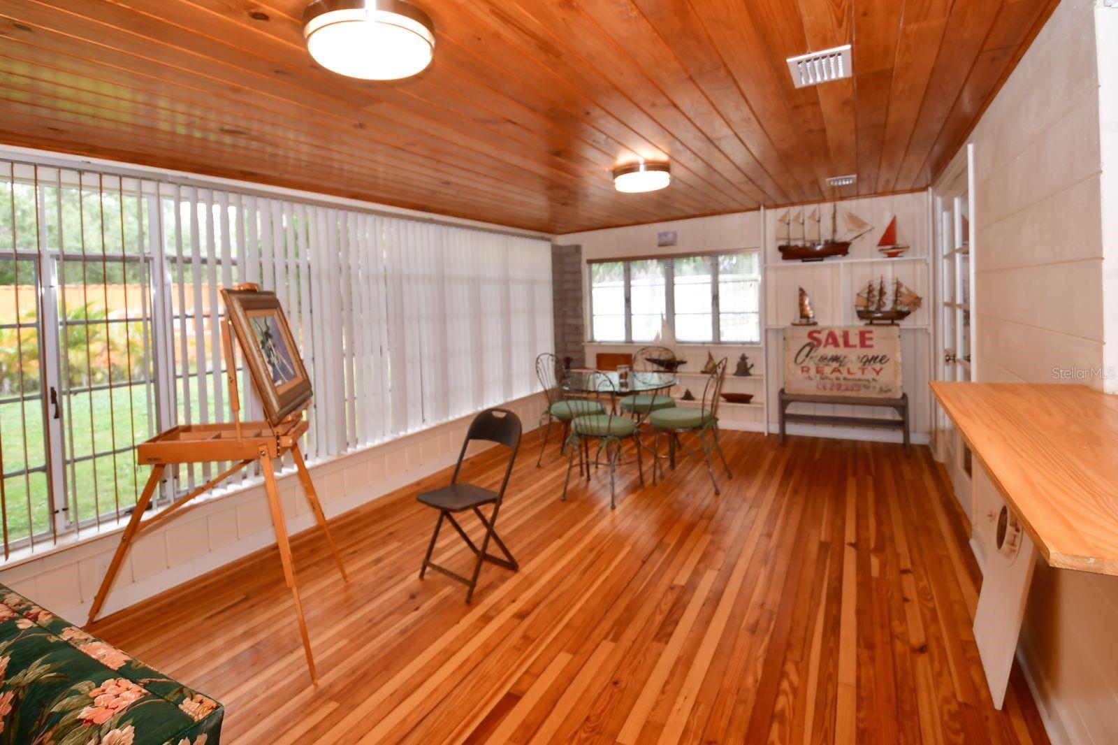 160 BAYSHORE DR — photo 45