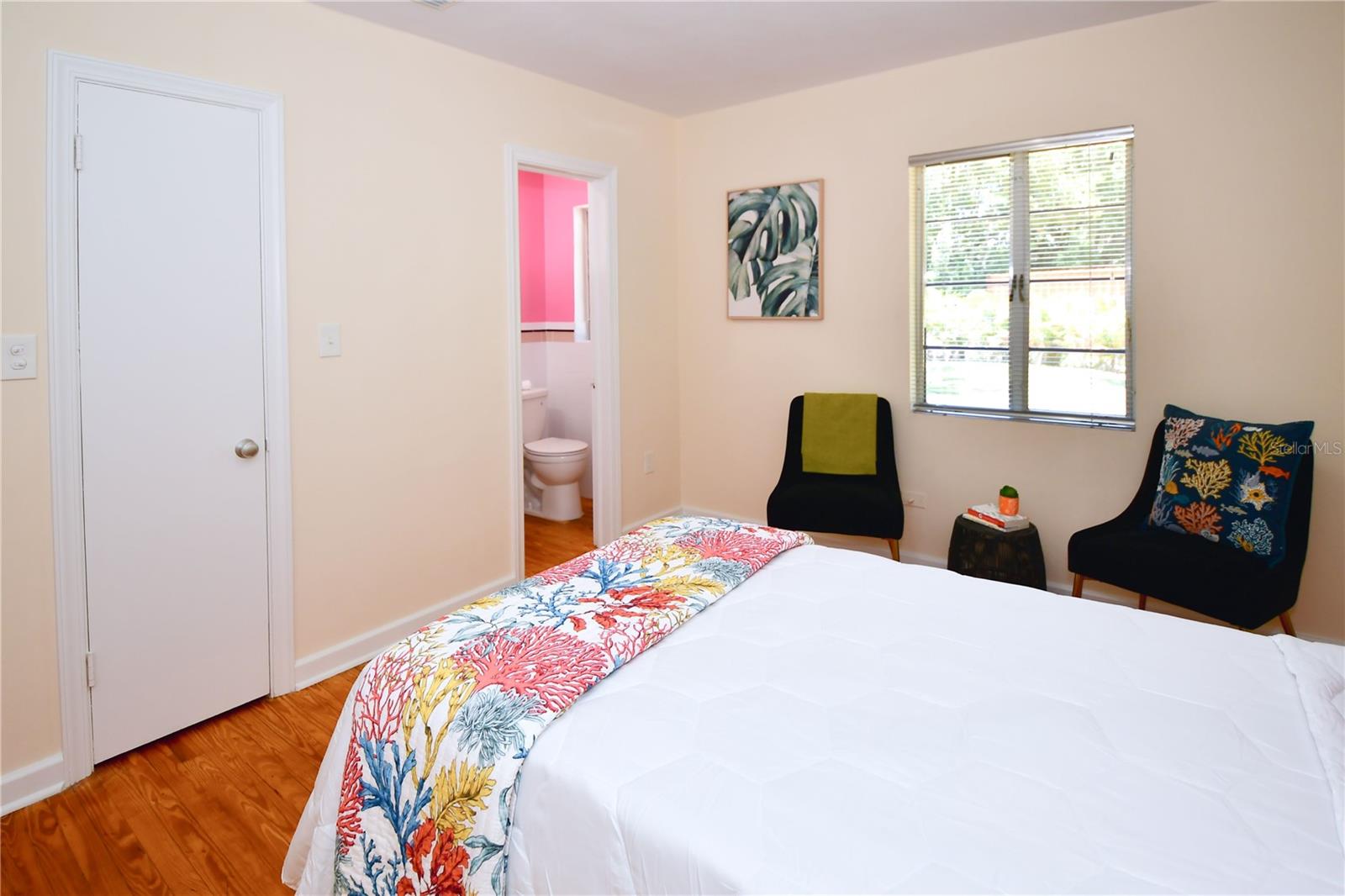 160 BAYSHORE DR — photo 37