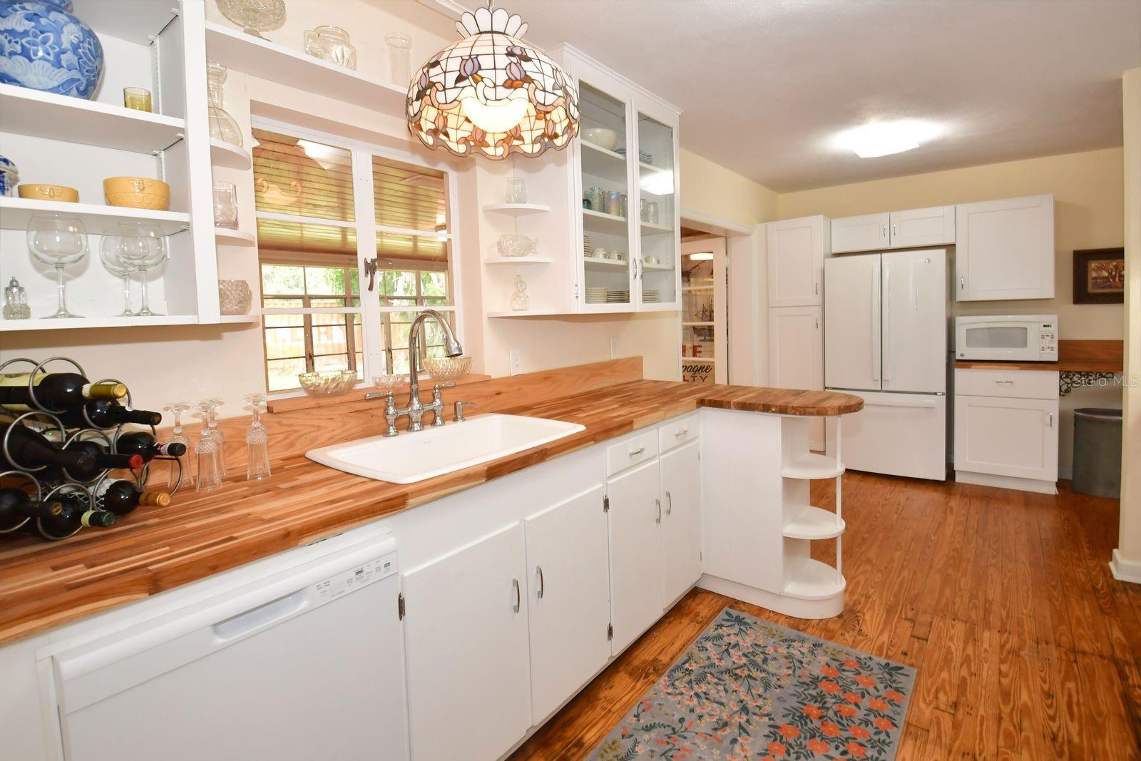 160 BAYSHORE DR — photo 20