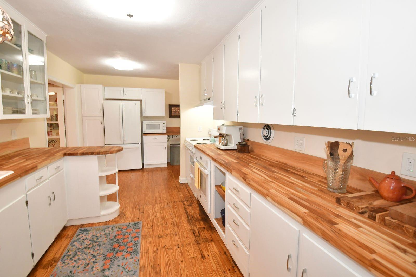 160 BAYSHORE DR — photo 21