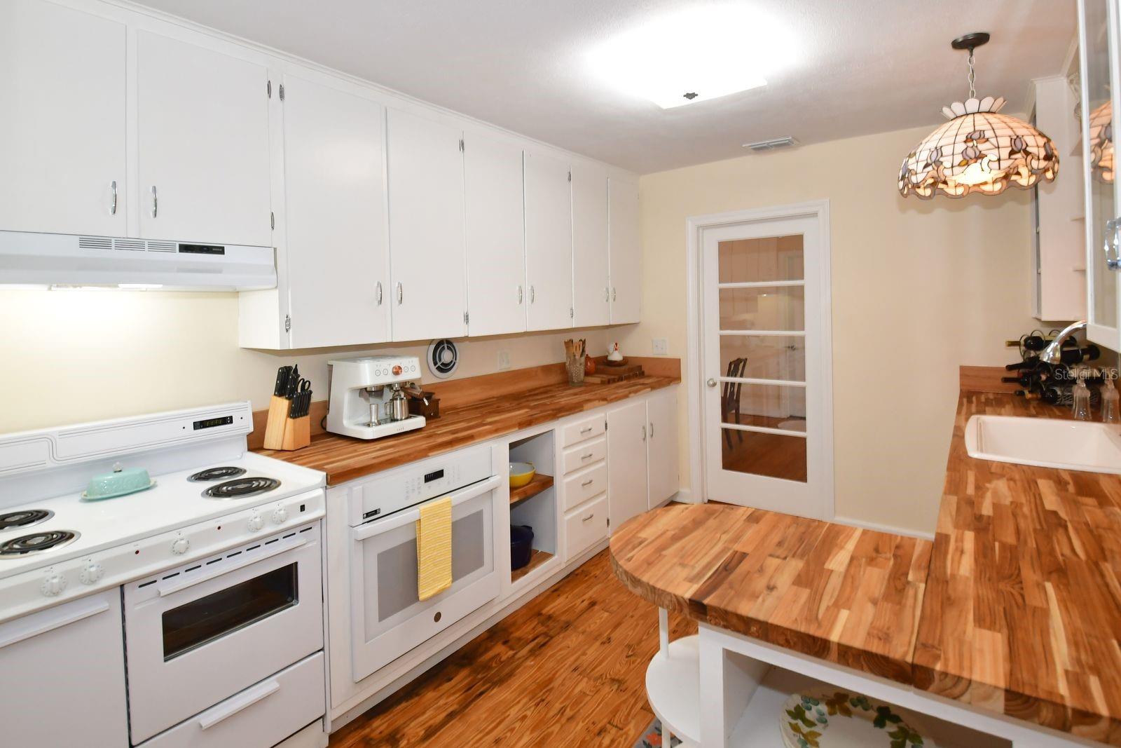 160 BAYSHORE DR — photo 23