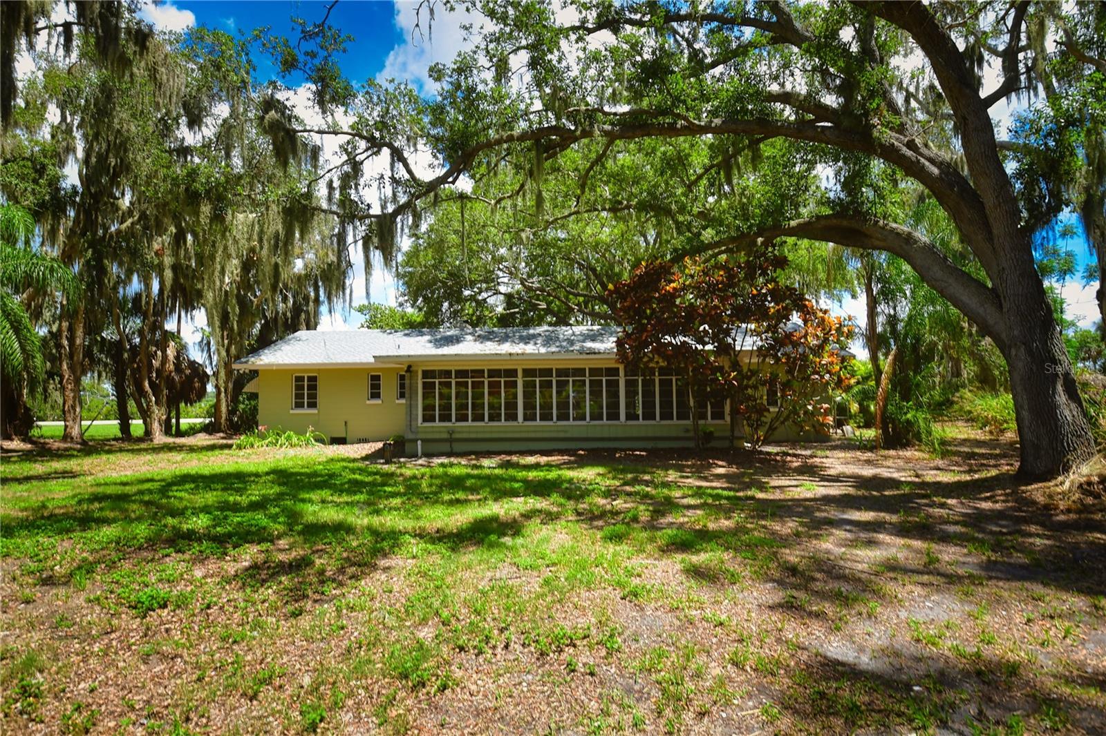 160 BAYSHORE DR — photo 55