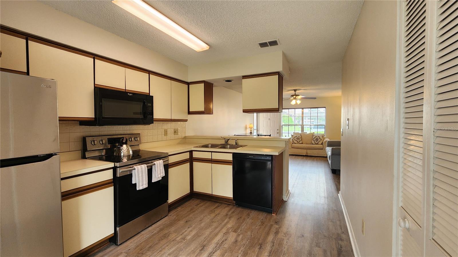6440 SPRING FLOWER DR #14 — photo 11
