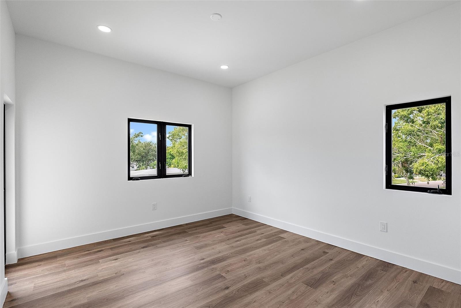 5941 MANGROVE ST N — photo 35