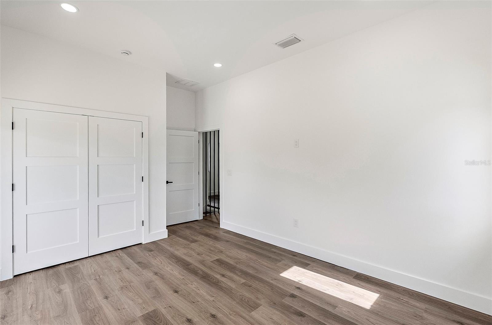 5941 MANGROVE ST N — photo 42