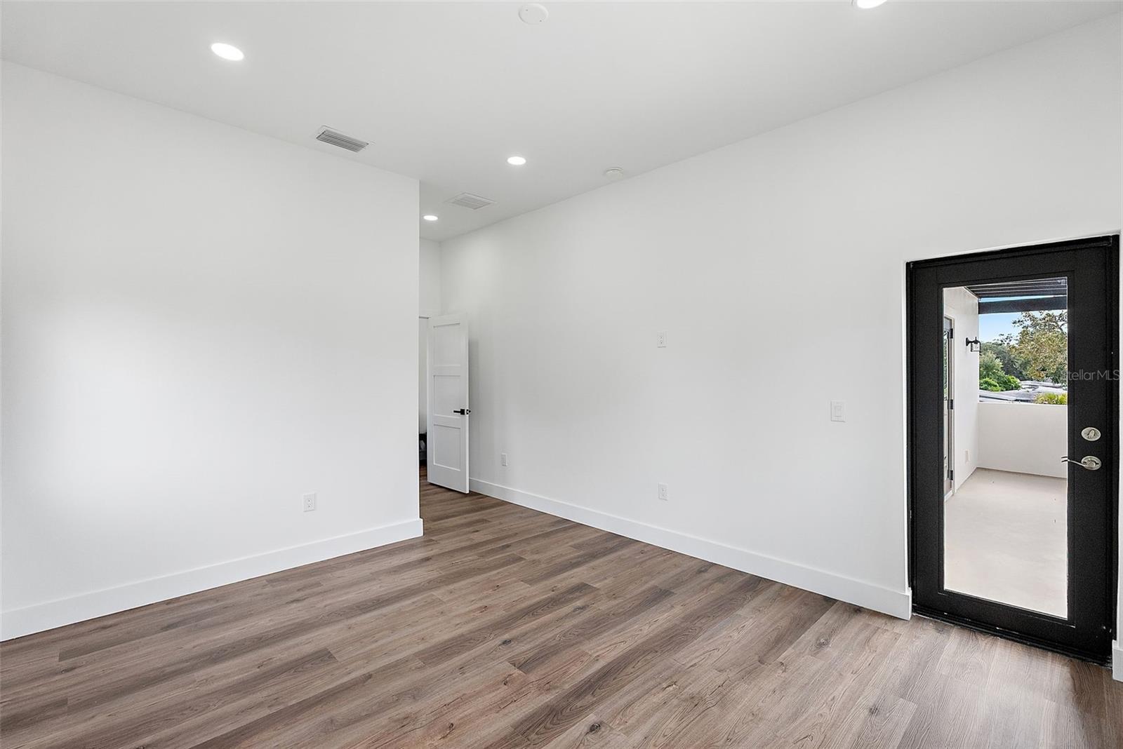 5941 MANGROVE ST N — photo 36