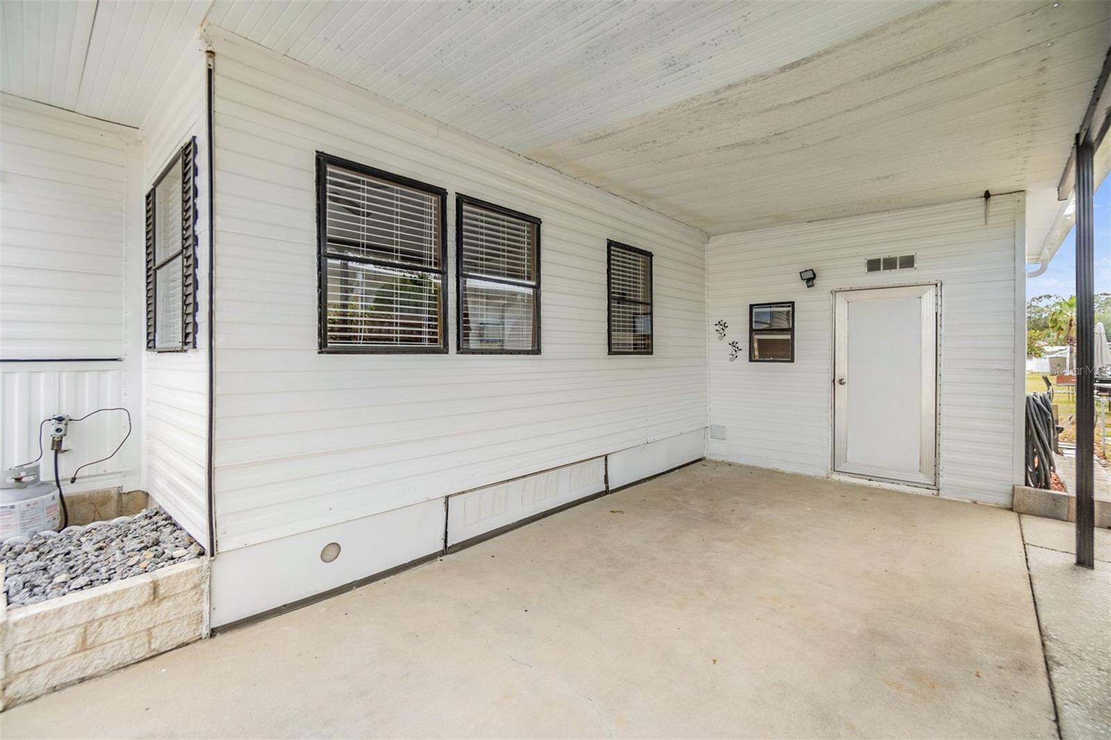 39334 MAHER DR — photo 17