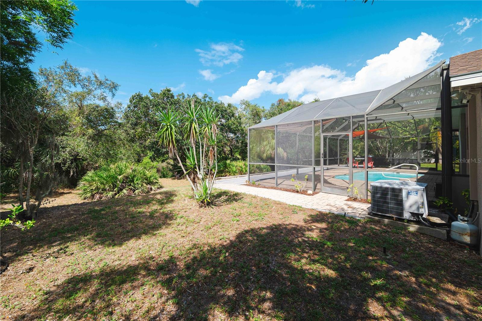 9020 N RIVER RD — photo 53
