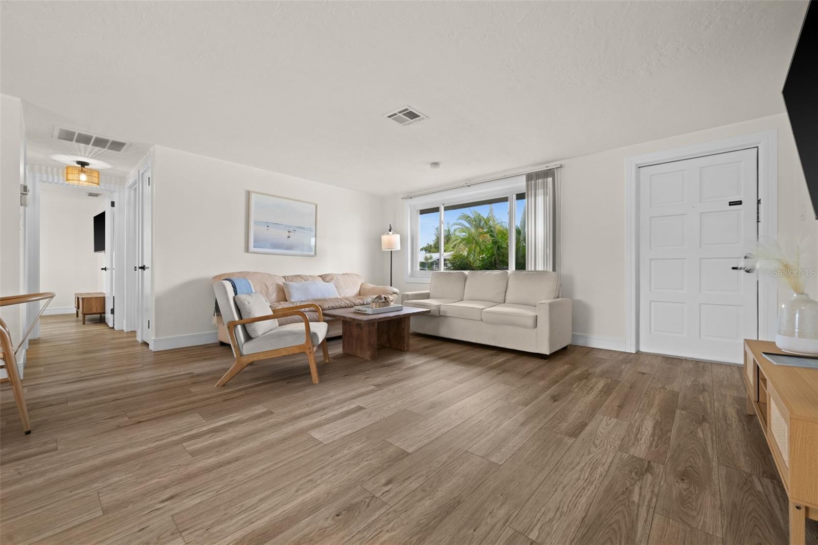 219 CORAL RD — photo 4