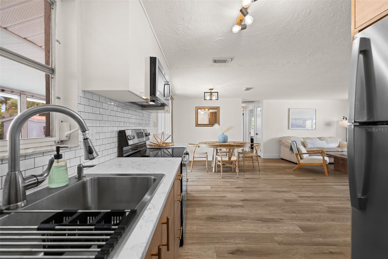219 CORAL RD — photo 11