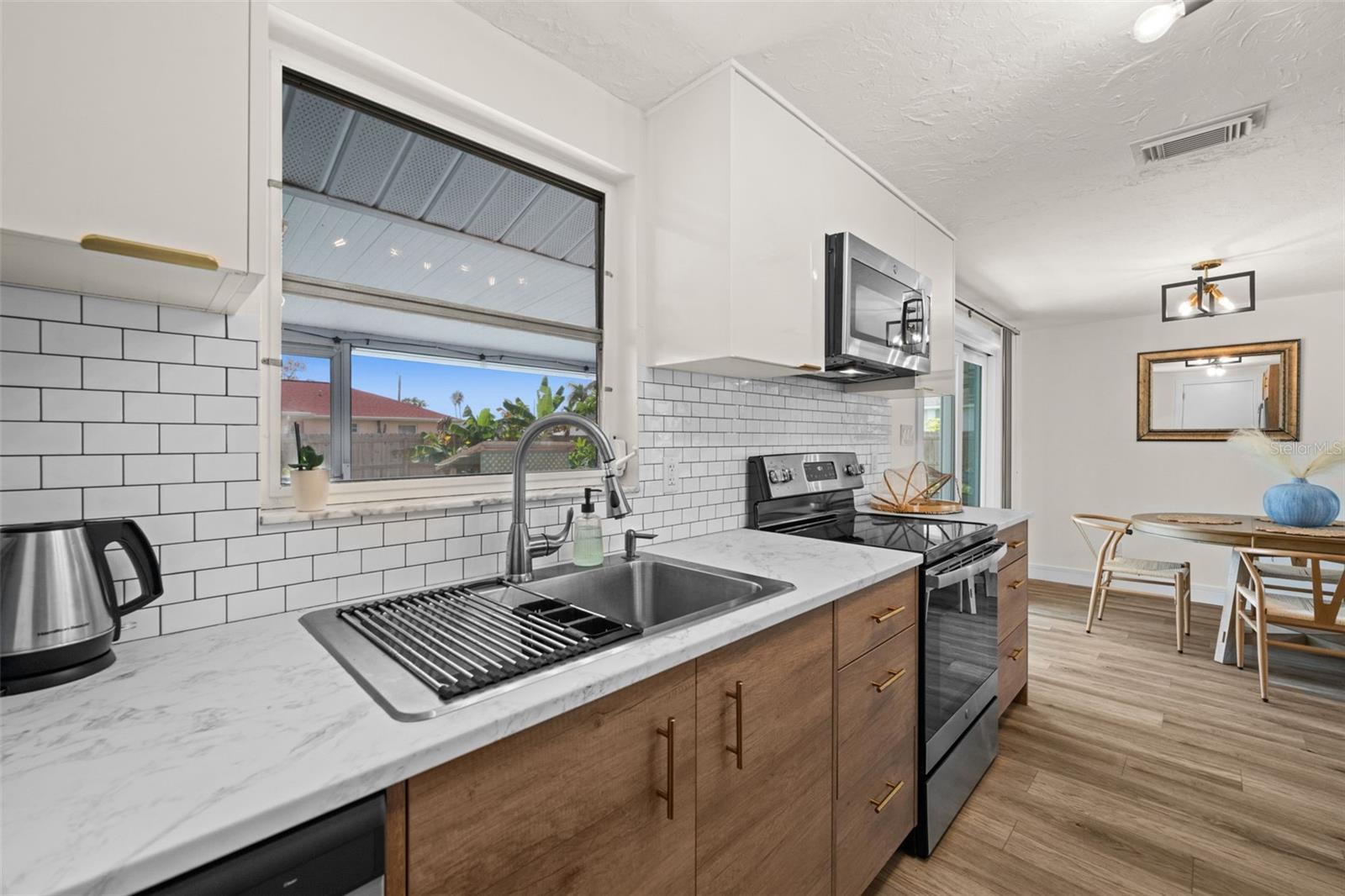 219 CORAL RD — photo 10