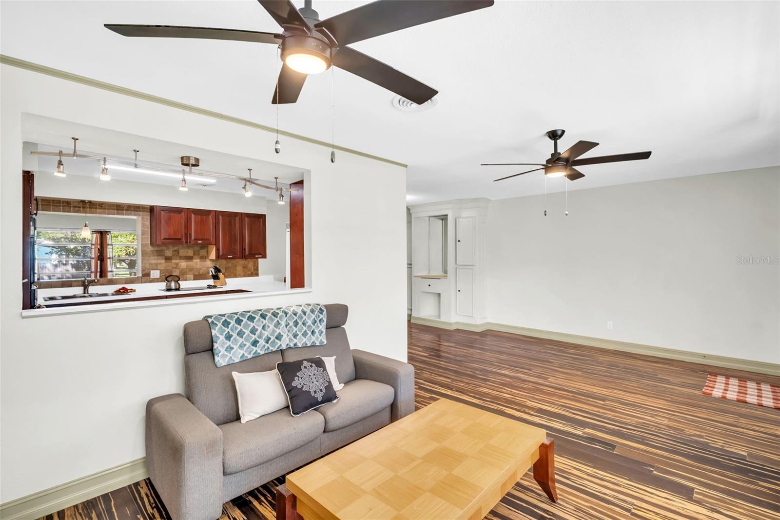 1182 NORWOOD AVE — photo 31